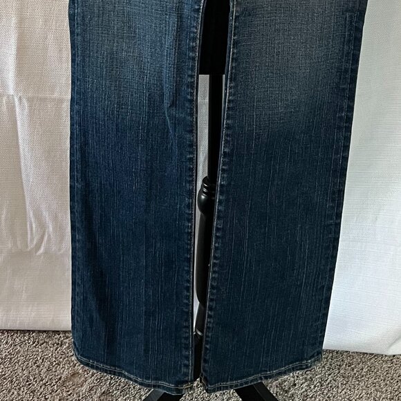 True Religion Brand Jeans Women’s size 30 Slim Straight Leg - 0160 - Picture 3 of 7